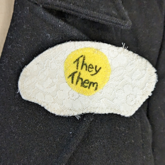 🌈Silly They Them Non-Binary Fried Egg Pronoun Pin - Picture 1 of 3